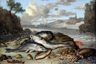Nature morte avec poissons et fruits de mer dans un paysage côtier